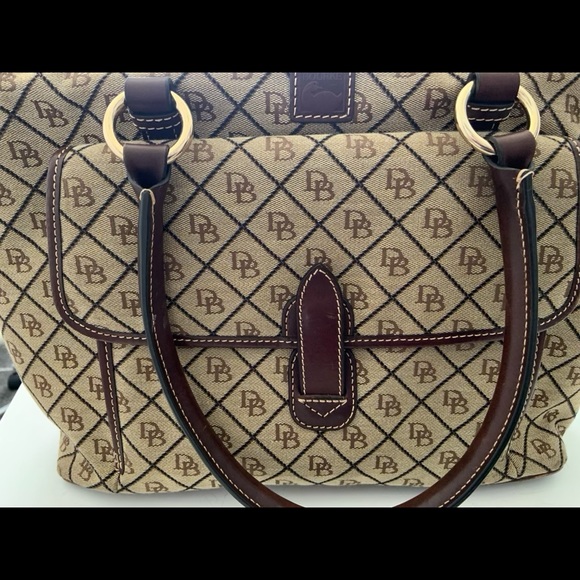 Dooney & Bourke Signature Large Tote Handbag - Picture 2 of 6